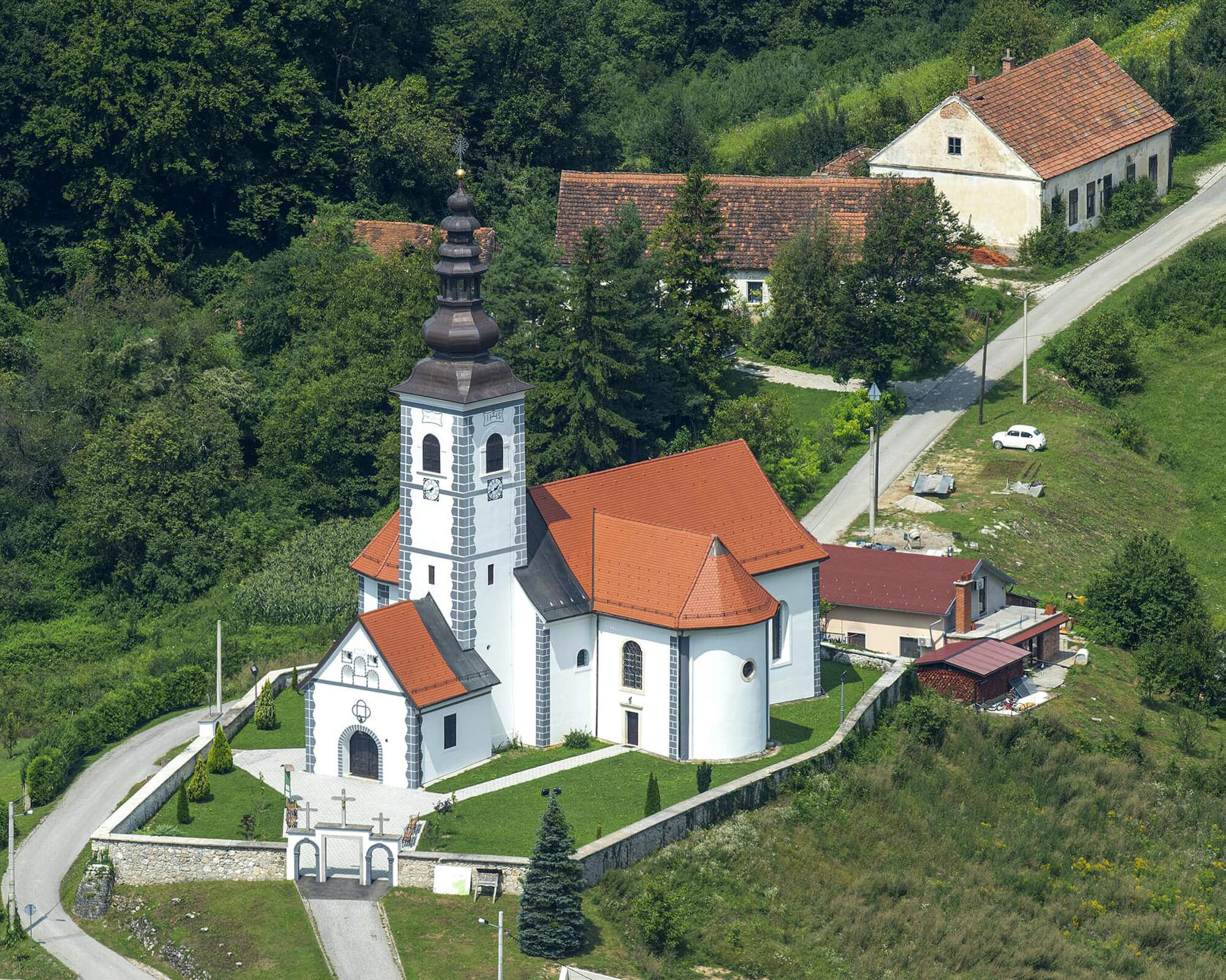 Župna crkva Pohođenja Blažene Djevice Marije u Višnjici