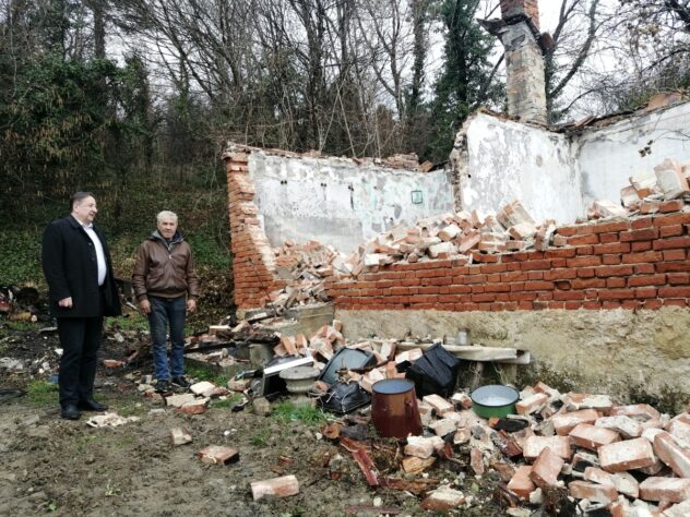 Marijan Galić, čija Je Kuća U Kameničkom Podgorju Nedavno Izgorjela, Dobio Je Stambeni Kontejner