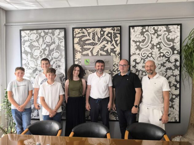 Nagrađeni Izvrsni Gitaristi I Njihovi Mentori