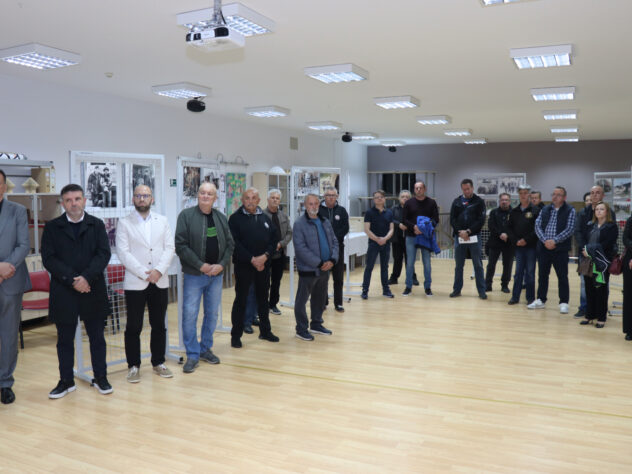 Otvorena izložba fotografija “Pakrac kroz ratni objektiv”