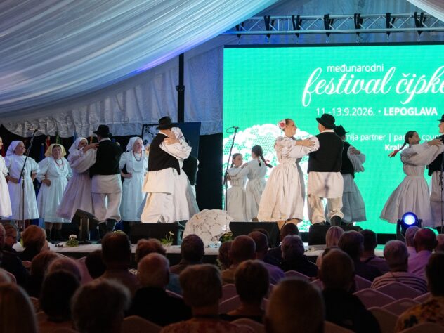 Tradicija plesa i glazbe ispunila festivalski šator